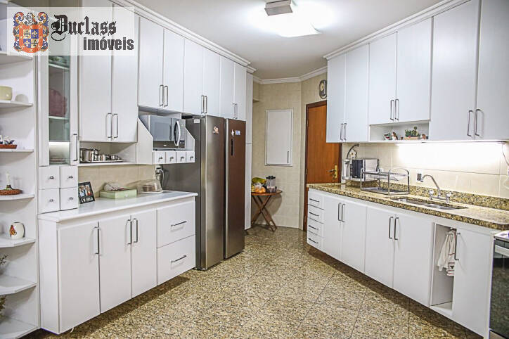 Apartamento à venda com 3 quartos, 207m² - Foto 1