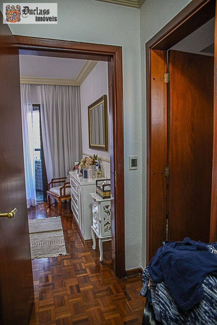 Apartamento à venda com 3 quartos, 207m² - Foto 15