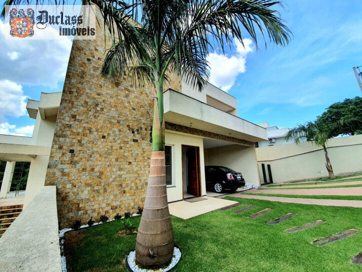 Sobrado à venda com 5 quartos, 521m² - Foto 1